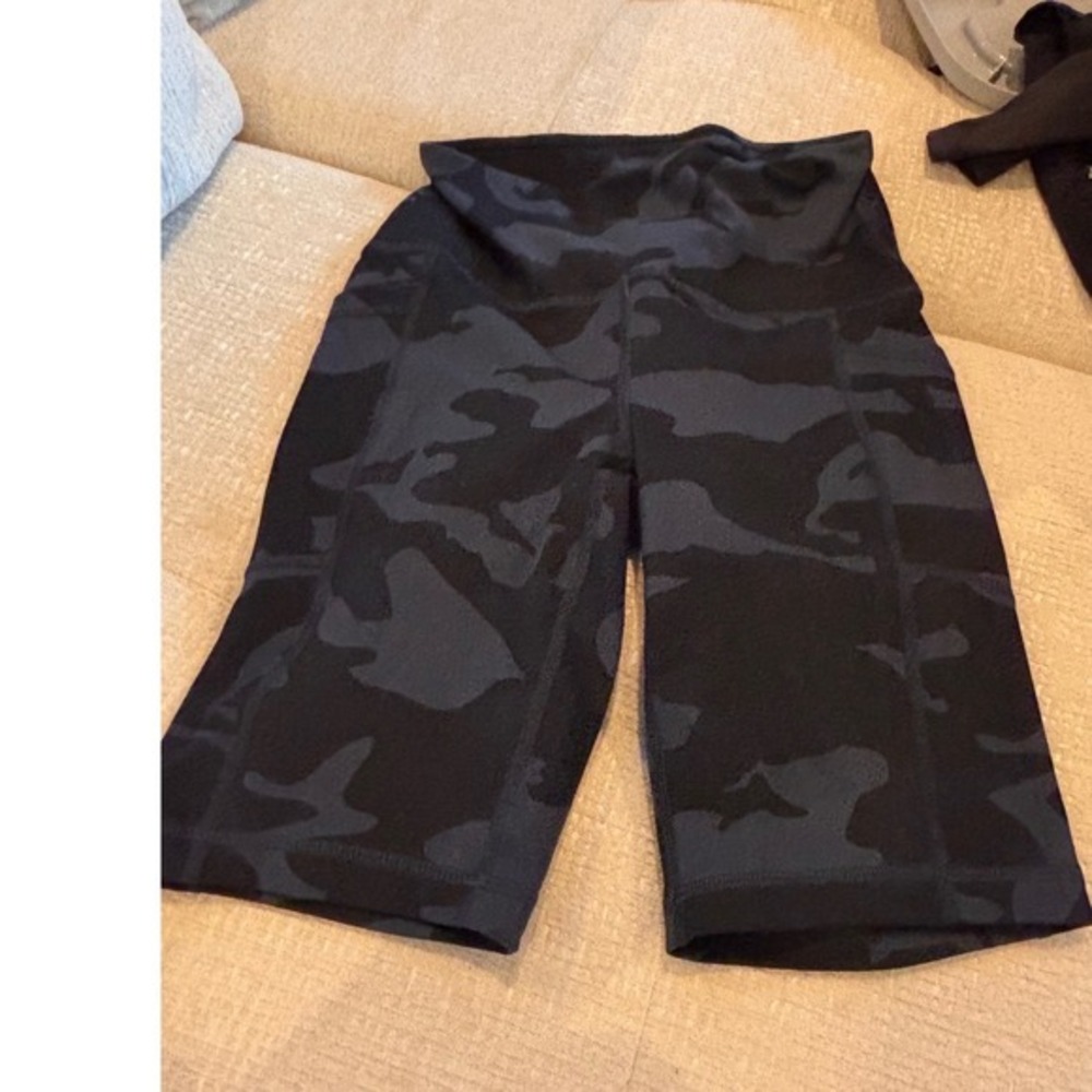 YOGALICIOUS LUX Camo Print‎ High Waist Pocket Bike Shorts Women's XS
